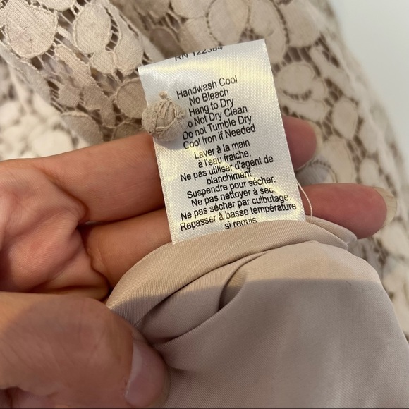 Aritzia Lace Dress Size 2 - Picture 8 of 8